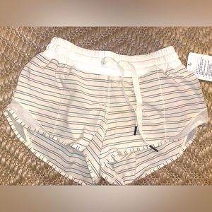 Lululemon NWT Hotty Hot Short 2.5” inseam